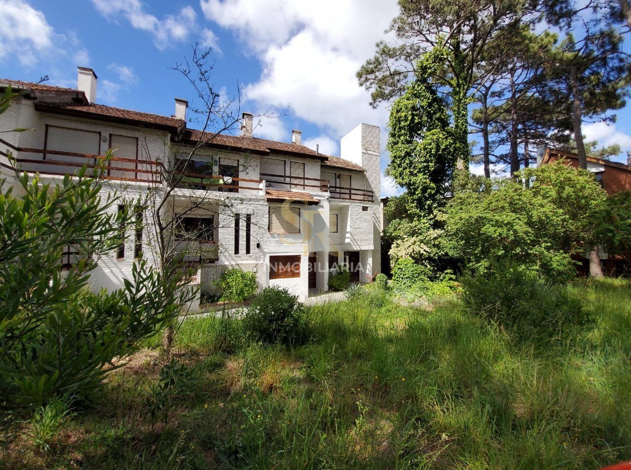 DEPARTAMENTO TRIPLEX EN VENTA PINAMAR