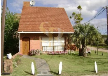 CASA EN VENTA EN MAR DE OSTENDE A 50 METROS DEL MAR