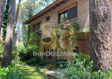 CASA EN VENTA DE 6 AMBIENTES BARRIO LASALLE