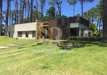 CASA EN VENTA 5 AMBIENTES PINAMAR